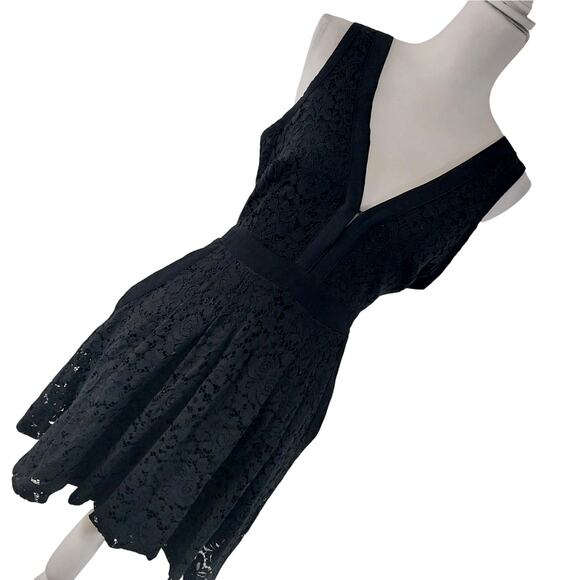 FREE PEOPLE! ADORABLE BLACK LACE OVER BLACK DEEP PLUNGE BODICE DRESS! SZ M - Picture 1 of 9